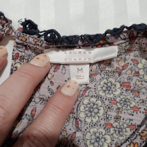 Floral Sleeveless Top - Pink and Black - Picture 7 of 7